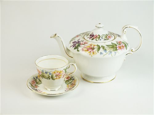 Lot 73 - A Paragon 'Country Lane' tea service
