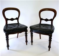 Lot 309 - A harlequin set of six Victorian mahogany balloon back dining chairs