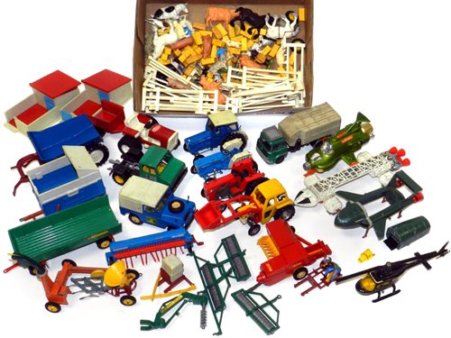 Lot 254 - Dinky Shado, Space 1999, Thunderbirds, Britains Farm items