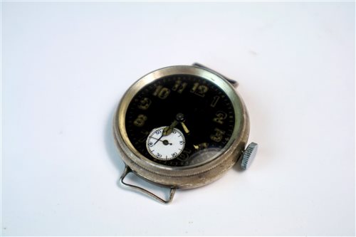 Lot 56 - A WW2 style trench watch