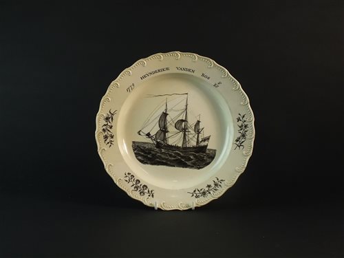 Lot 35 - An English creamware plate for the Dutch market