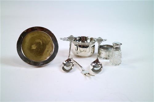 Lot 11 - A collection of silver