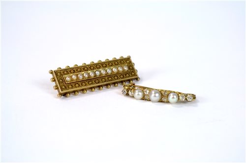 Lot 18 - Two 19th century brooches