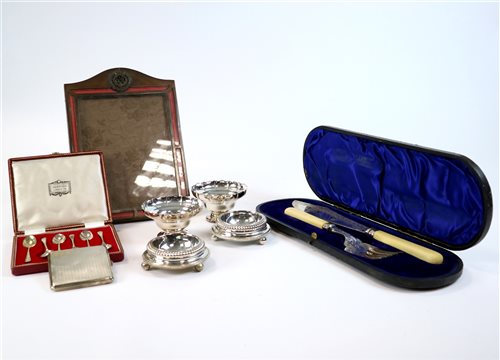 Lot 6 - A collection of silver and plate