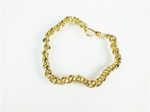 Lot 139 - An 18ct gold bracelet