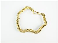 Lot 139 - An 18ct gold bracelet