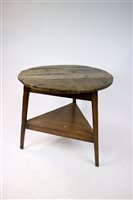 Lot 252 - An oak cricket table