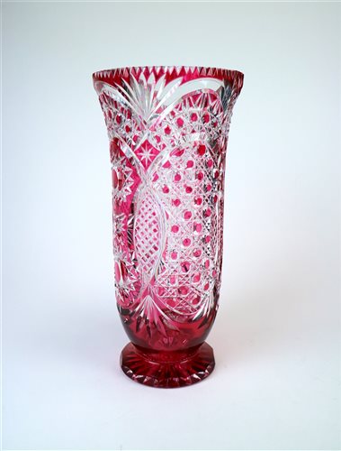 Lot 117 - A tall ruby flashed glass vase