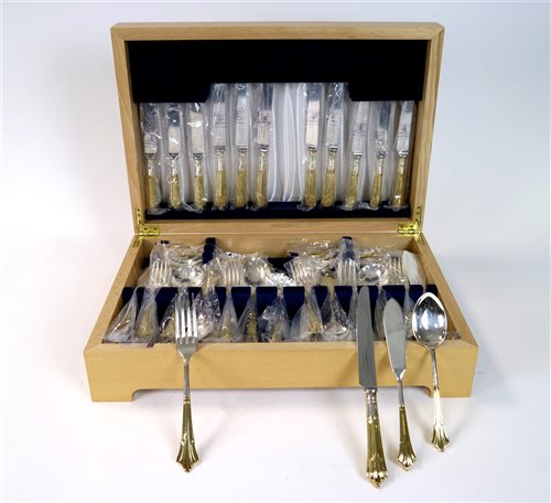 Lot 2 - A Davenport and Sullivan cased canteen of silver plated cutlery