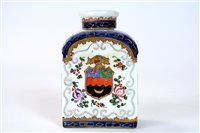 Lot 119 - A Samson porcelain armorial tea canister and cover