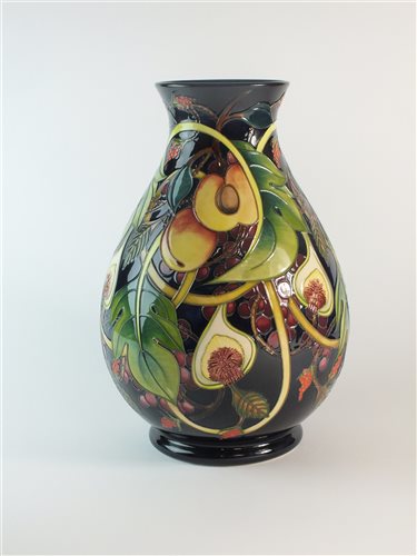 Lot 77 - A Moorcroft Queen's Choice vase