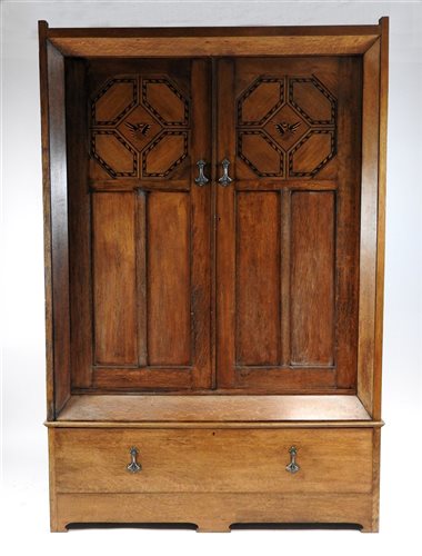 Lot 145 - A late Victorian Scottish style oak and inlaid Arts and Crafts bedroom suite