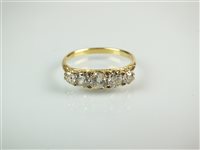 Lot 116 - A five stone diamond ring