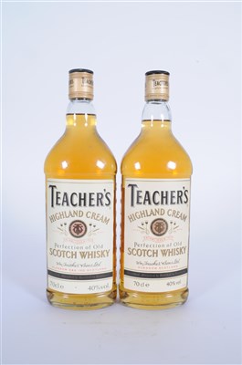Lot 647 - 23 bottles of Whisky to include four Teachers...