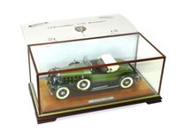 Lot 283 - Danbury Mint 1930 Cadillac V-16 Roadster and case
