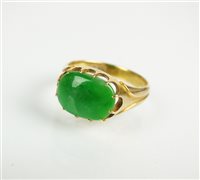 Lot 114 - A jade dress ring