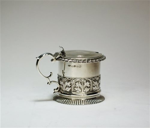 Lot 88 - A George IV silver mustard pot