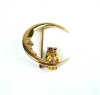 Lot 42 - A 9ct gold owl brooch