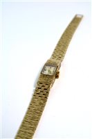 Lot 53 - A 9ct gold Accurist ladies bracelet watch.