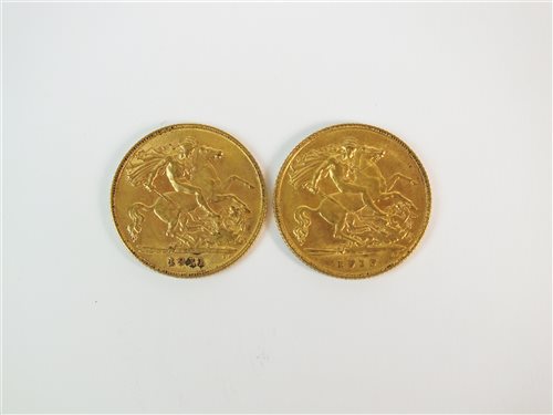 Lot 215 - Two George V half sovereigns
