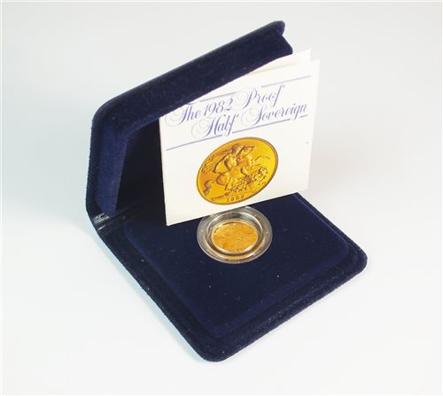 Lot 232 - A Royal Mint Elizabeth II proof half sovereign