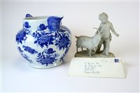 Lot 103 - A group of decorative blue and white ceramics and others