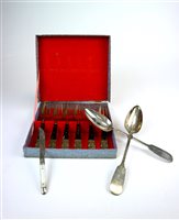 Lot 5 - A collection of flatware