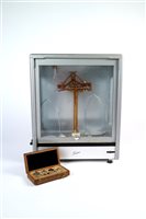 Lot 294 - A 20th century cased precision laboratory beam scale set
