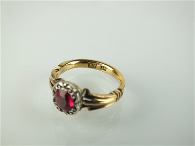 Lot 163 - A synthetic ruby ring