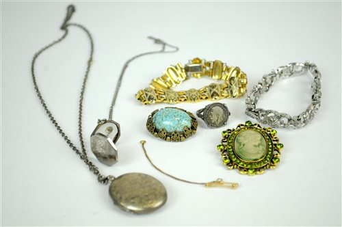 Lot 23 - Collection of costume jewellery