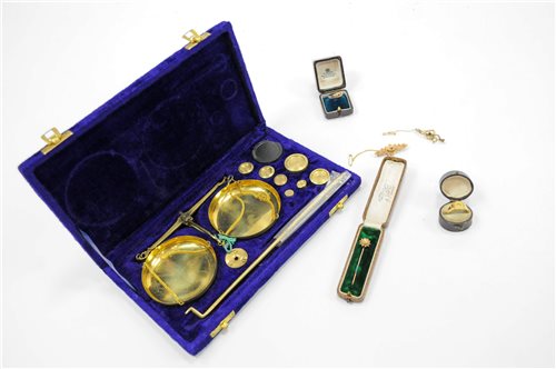 Lot 29 - A collection of jewellery