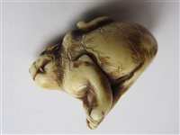Lot 301 - A Japanese carved ivory tiger netsuke signed Hogen Rantei