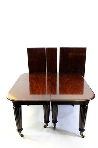 Lot 124 - An early Victorian mahogany extending dining table