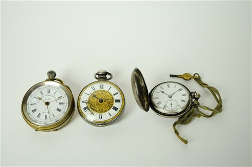 Lot 39 - A collection of three pocket watches.