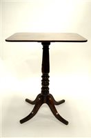 Lot 319 - An Edwardian mahogany occasional table