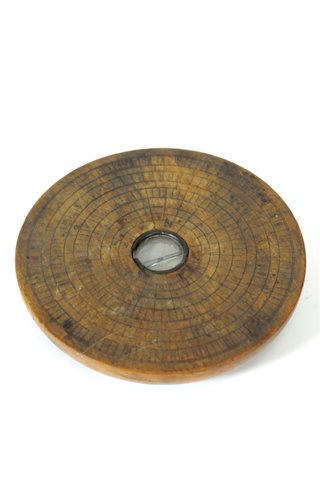 Lot 549 - A mid-late 19th century Chinese compass