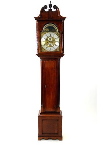 Lot 711 - A George III mahogany longcase clock