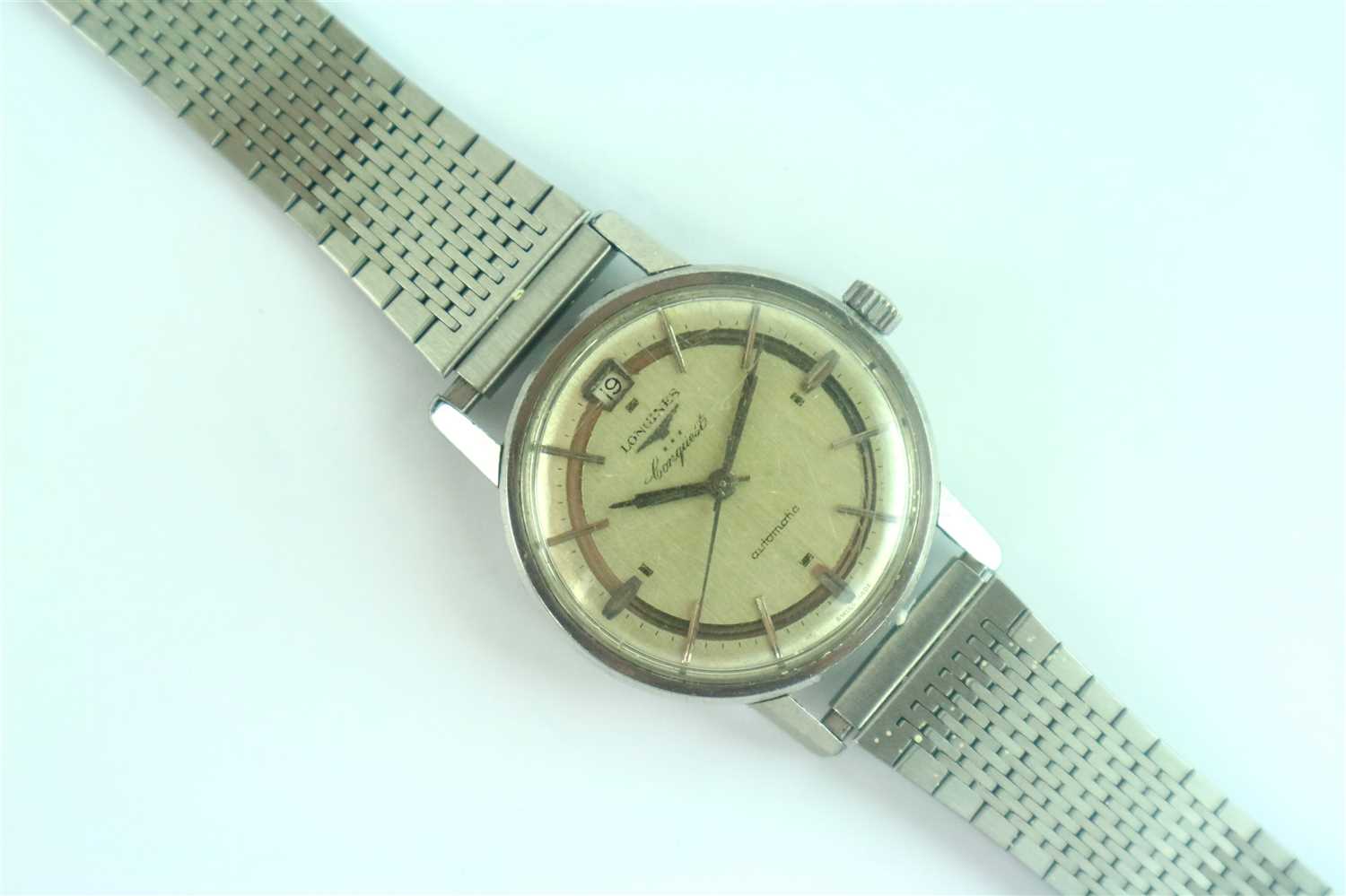 Lot 213 - A Gentleman's Longines Conquest Wristwatch