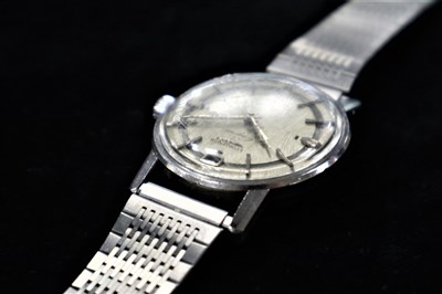 Lot 213 - A Gentleman's Longines Conquest Wristwatch