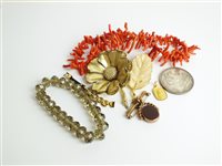 Lot 52 - A collection of costume jewellery