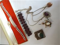 Lot 53 - A large collection of costume jewellery