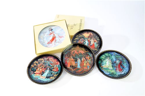 Lot 228 - A collection of collectors plates, Russian and Chinese series