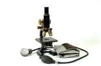 Lot 307 - An early 20th century American microscope