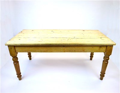 Lot 467 - A scrubbed pale pine farmhouse kitchen table