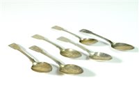 Lot 257 - A collection of Fiddle pattern silver teaspoons