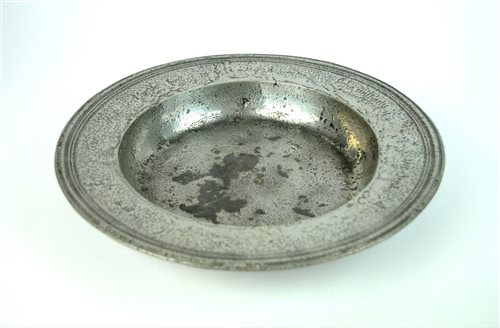 Lot 133 - A late 17th century pewter bowl or dish