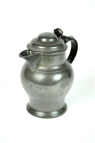 Lot 163 - An early 19th century pewter quart cider or ale jug