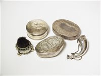 Lot 196 - A collection of snuff boxes and a knibb brush