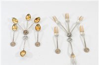 Lot 532 - A set of six Chinese silver and gilt spoons and pastry forks