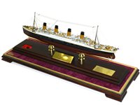 Lot 285 - Franklin Mint RMS Titanic Mahogany Signature Edition 395/1000